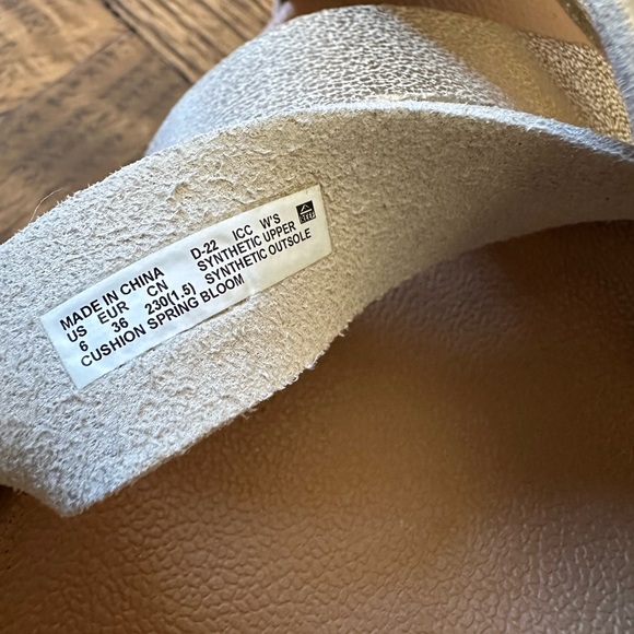 NWT Reef “Spring Bloom” cushioned women’s slide sandals, size 6, champagne - Picture 4 of 5